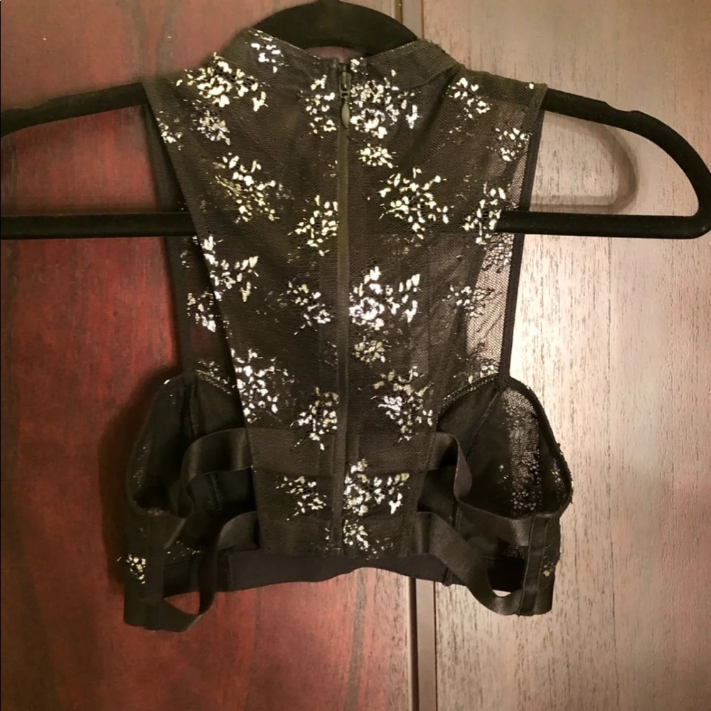 Crop top - Picture 2 of 3
